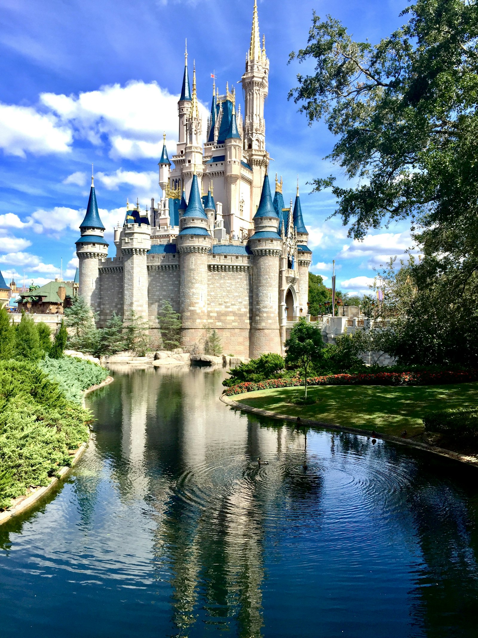 Castillo de Cenicienta en Walt Disney World al atardecer
